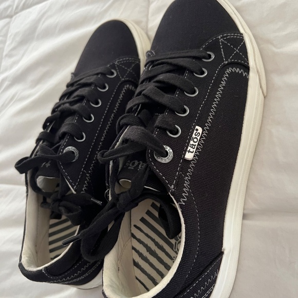 WOMENS TAOS PRIM SOUL black sneakers size 8.5 wide - Picture 2 of 5